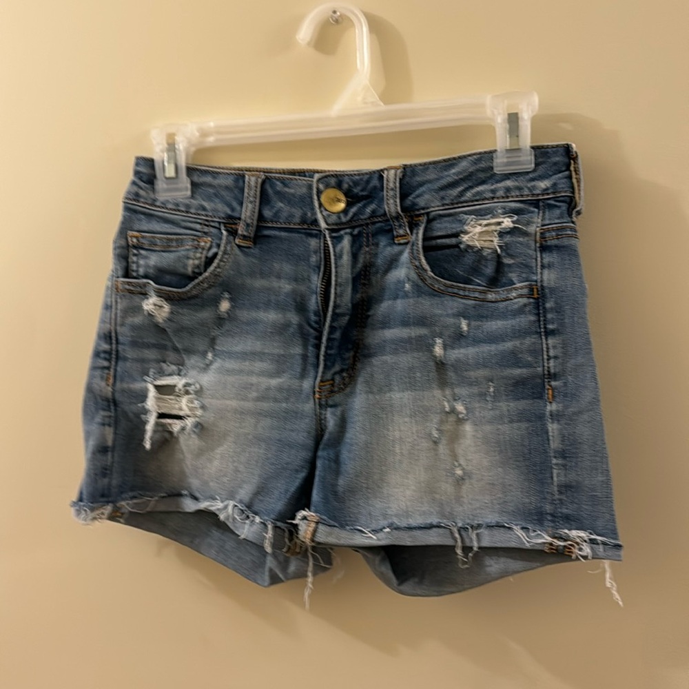 American Eagle Outfitters super stretch distressed shorts size 4